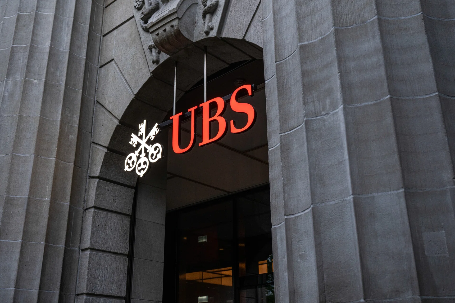 Ubs Reshuffles Leadership as Credit Suisse Integration Nears End - ...