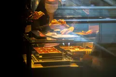 Laopu currently trades at nearly 32 times forward earnings, above Chow Tai Fook’s ratio at around 16. 