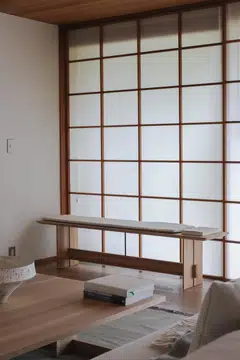 In Yugawara House, shoji sliding screens soften sunlight.
