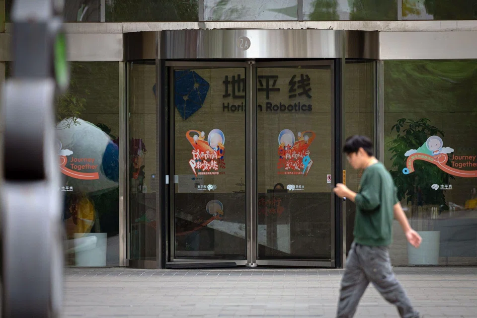 Horizon Robotics is aiming to raise as much as US$696 million in its Hong Kong initial public offering, in one of the city’s most sizeable deals this year. 