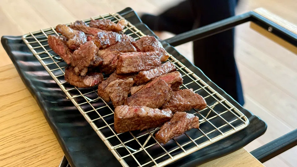 Seoul & So餐厅活泼明亮的室内装潢。