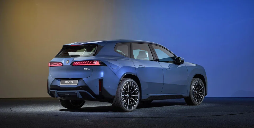 The iX3 will first hit Europe’s showrooms next March in dual-motor 50 xDrive trim.