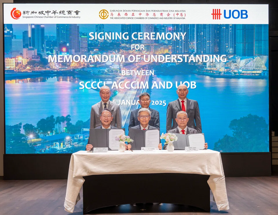 A memorandum of understanding was signed by the Singapore Chinese Chamber of Commerce and Industry, the Associated Chinese Chambers of Commerce and Industry of Malaysia and UOB on Thursday.