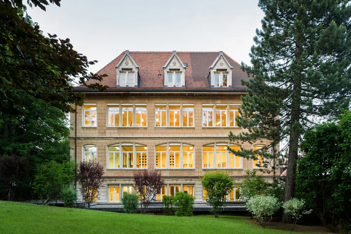 The Girard-Perregaux team designs, develops and produces every essential component for the timepieces it crafts at its Manufacture in La-Chaux-de-Fonds.