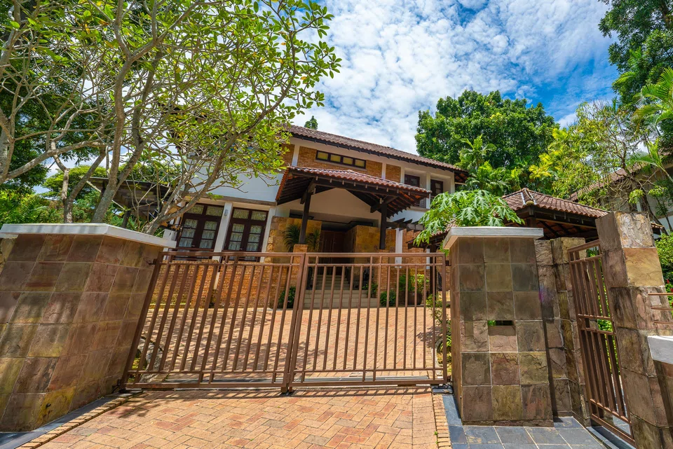 One of the 3 freehold bungalows along Nassim Road owned by Times Properties. It has 5 bedrooms and a pool.