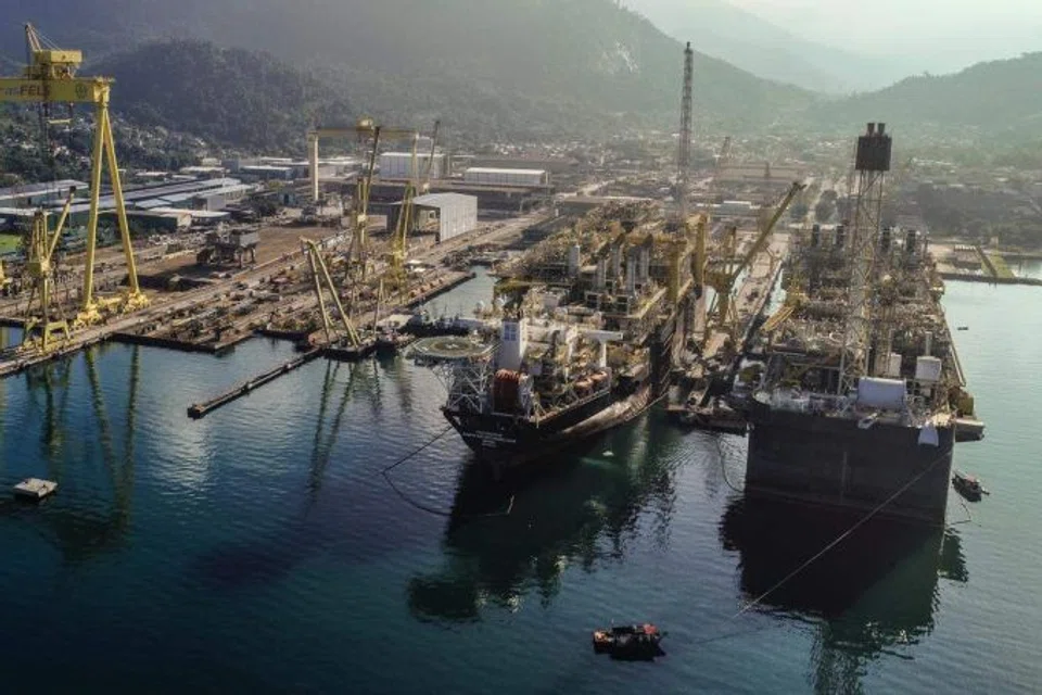The decades-long anticipated merger of home-grown offshore and marine giants Keppel O&M and Sembmarine is finally in the works and will create a global offshore powerhouse valued at S$8.7 billion to tap the green energy boom. 