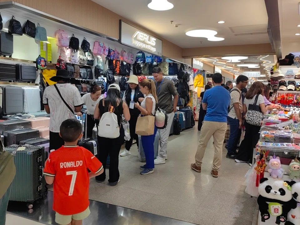 Arabic has become a business strategy for Chinese merchants to attract Middle Eastern clients amid the China-US trade war.