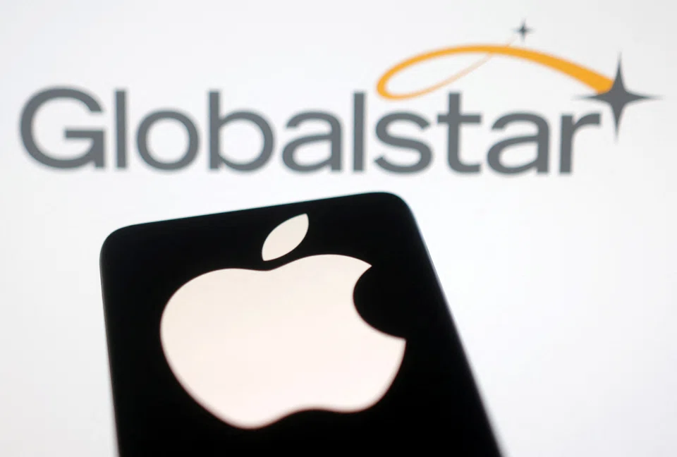 Under the funding agreement, Apple will commit US$1.1 billion in cash and also purchase 20 per cent equity in Globalstar for US$400 million. 