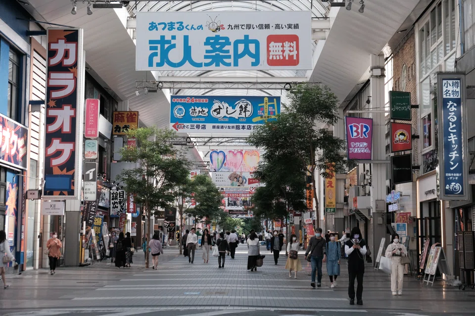 As global commodity prices rise, more companies are raising rates now in a sign they are shifting away from the low-profit business model that worked under periods of deflation, BOJ board member Seiji Adachi said.


