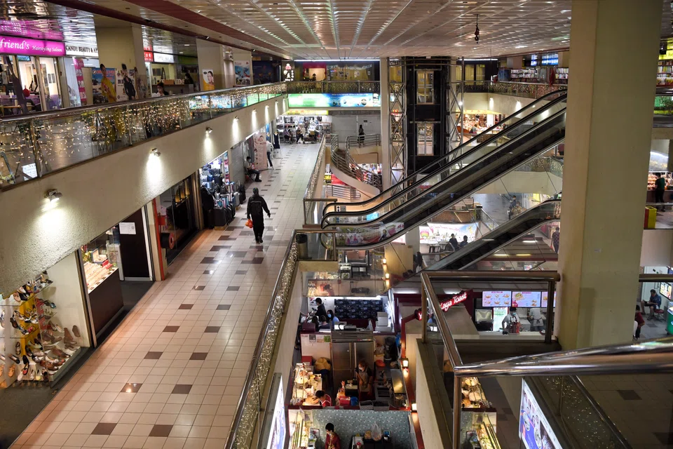 The commercial-cum-residential development comprises a total of 324 retail units, 256 office units, 120 residential units and a car park. 