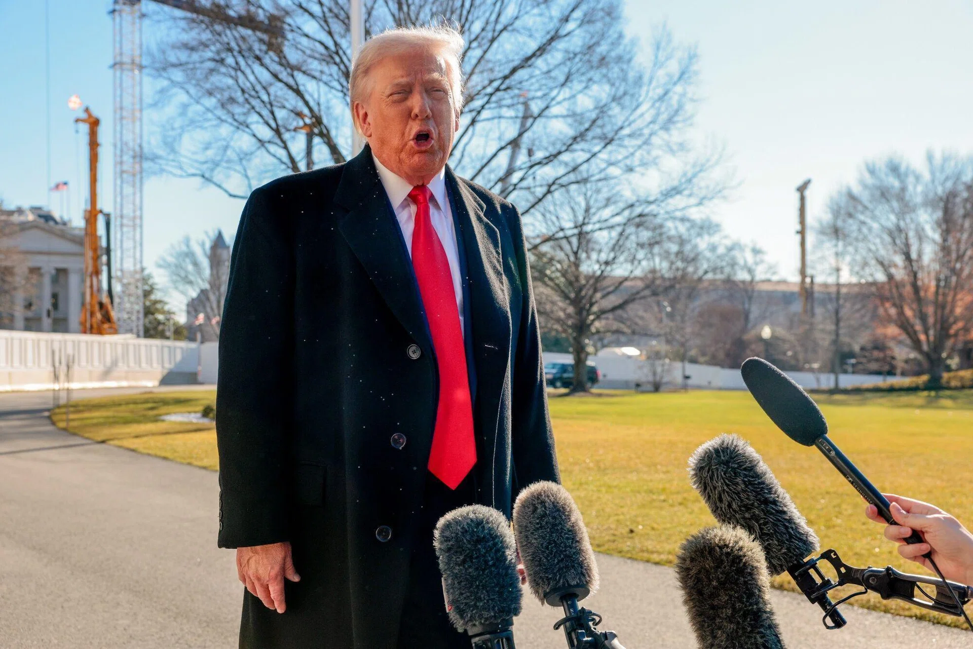 Trump imposes 25% tariff on imports of some AI chips - The Business Times