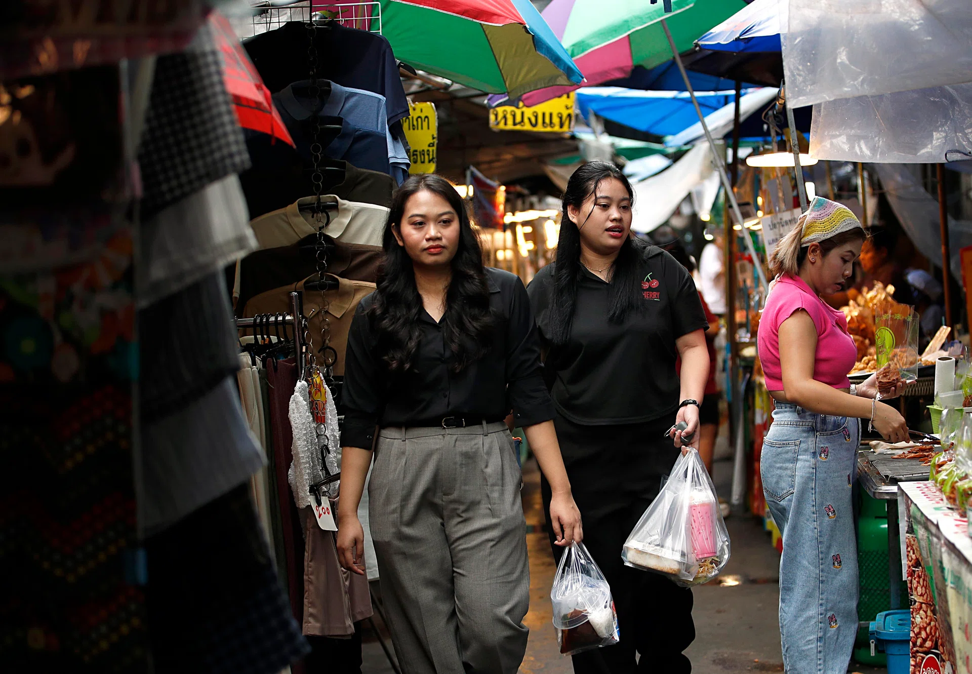 Thai rate panel warns against broad economic stimulus as war unfolds