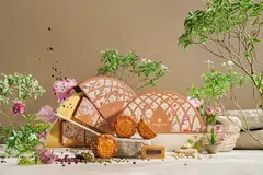 Peach Blossoms' traditional baked mooncakes.