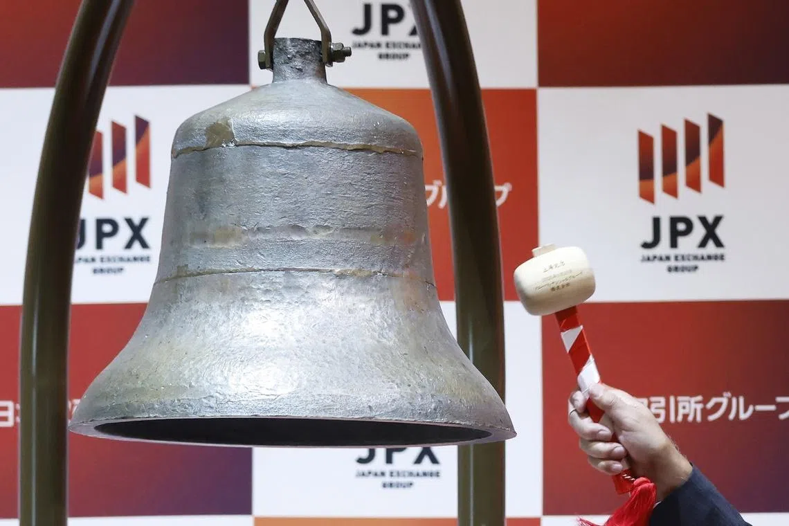 Japan’s IPO market has been reshaped by banks turning to bigger deals and the Tokyo bourse raising the bar for companies to remain listed on its startup market section. 