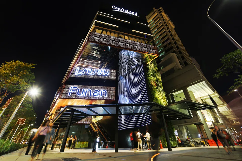 Funan The IT Mall was one of the three properties in the IPO portfolio of Singapore's first Reit, CapitaLand Mall Trust (now known as CapitaLand Integrated Commercial Trust) in 2002.
