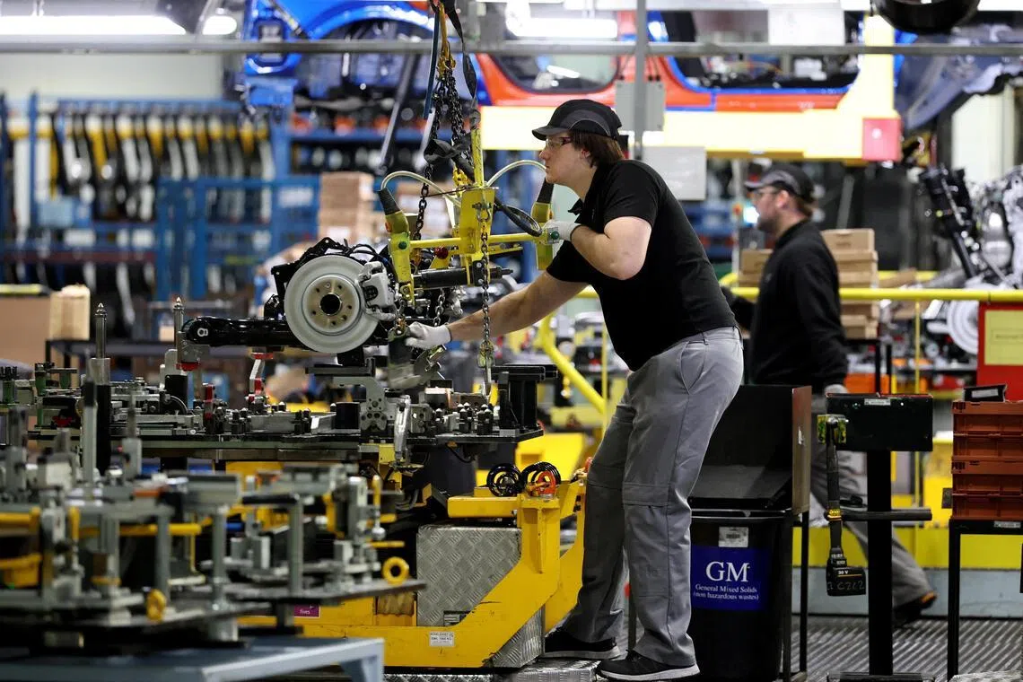 Lloyds’ business barometer slipped to a net balance of +44 per cent in January from +47 per cent in December, driven by a 14-point drop in businesses’ net economic optimism to a one-year low of +28 per cent.