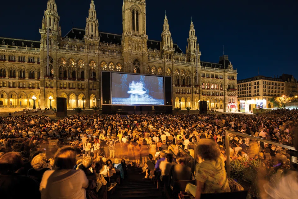 Vienna’s Rathausplatz 34th Film Festival combines music and gastronomu under the open sky.