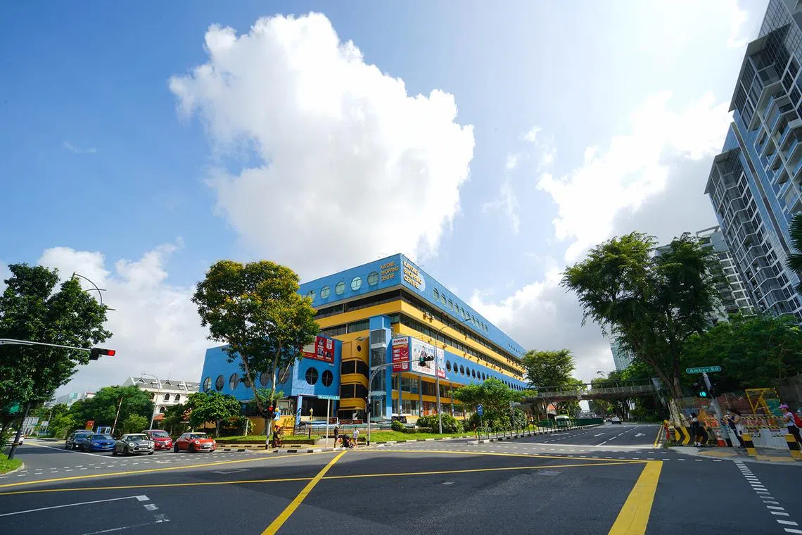 Katong Shopping Centre occupies a corner land plot of 86,924 sq ft, with dual road frontage along both Mountbatten Road and Haig Road.