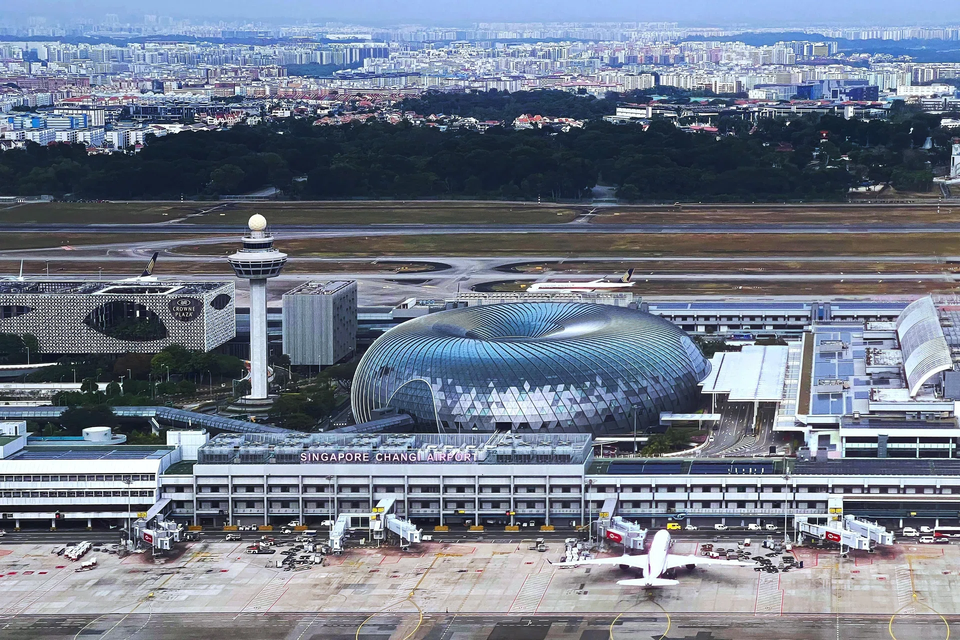 CAAS investing S$4 billion to double airspace capacity ahead of T5 opening