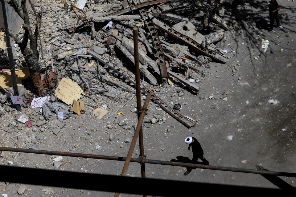 Washington has also pressed for any enriched nuclear material to be removed from Iran, while Teheran has demanded that international sanctions against it be lifted.