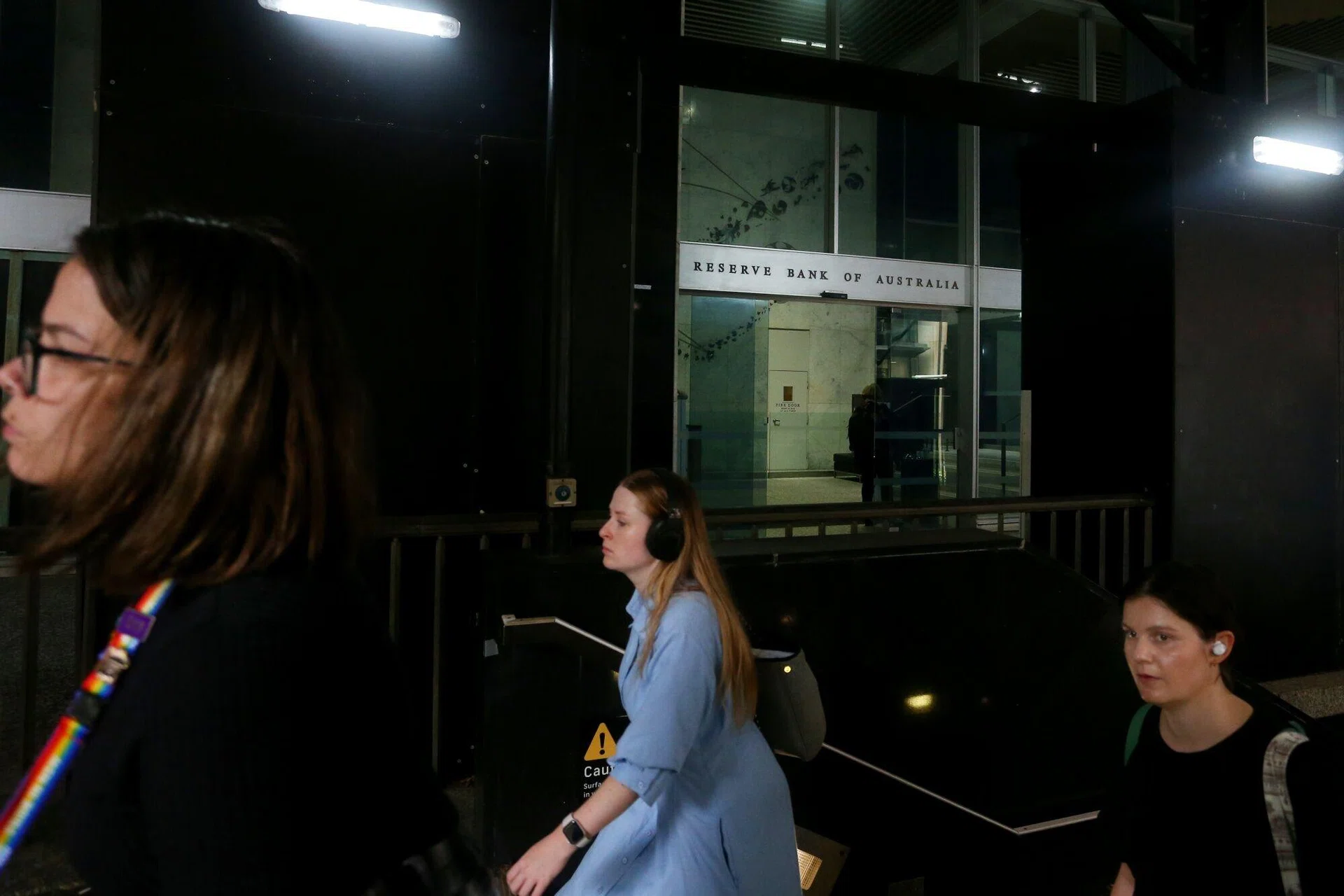 RBA keeps key rate unchanged over renewed inflation worries