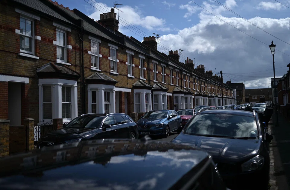 Britain’s intensifying mortgage squeeze threatens to tip an already stagnant economy into recession and deepen wealth divides that cut across generations and incomes. 