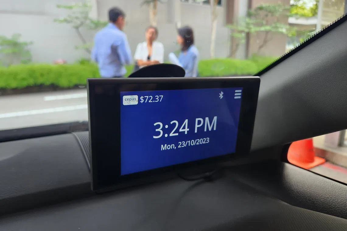 Installation of the new On-Board-Unit that supports Electronic Road Pricing 2.0 begins in November with fleet vehicles. 