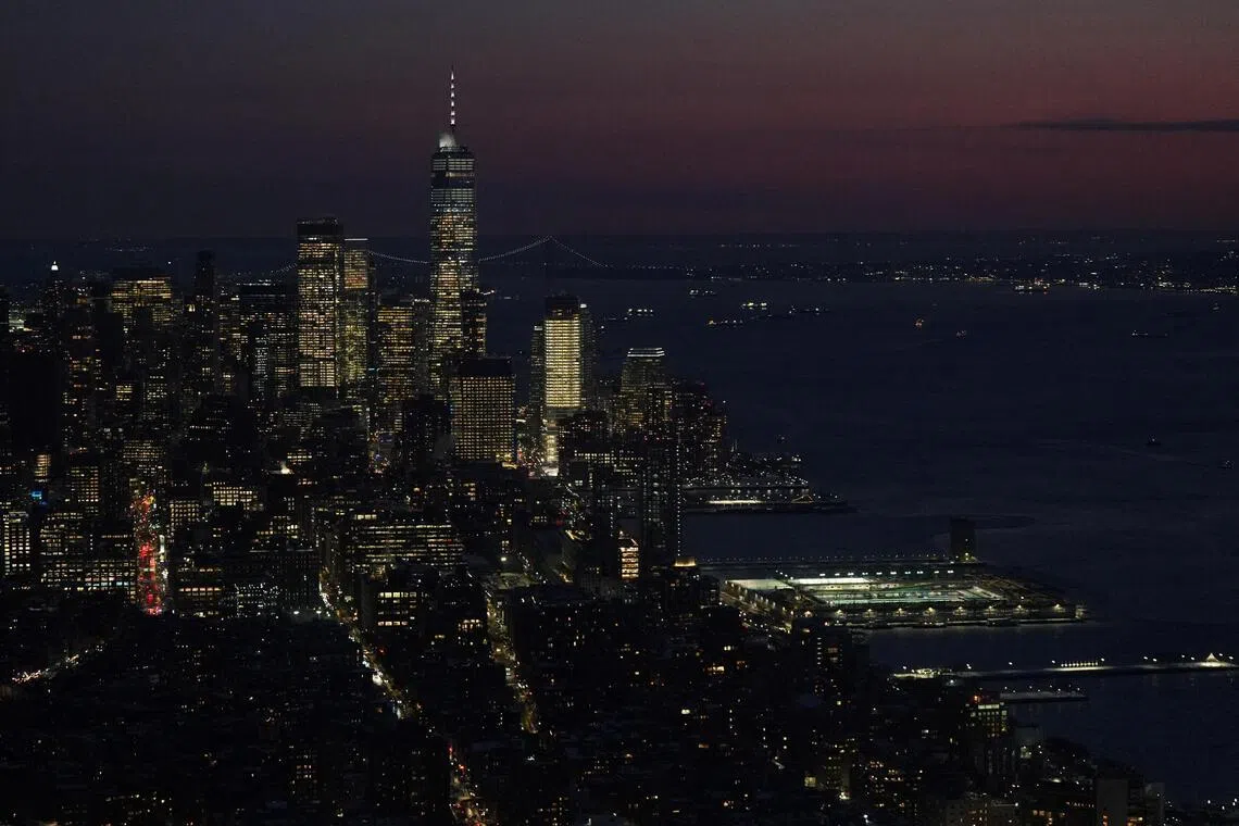 Last year, foreigners poured around US$1.6 trillion into US financial assets, including nearly US$700 billion into stocks – both new records and significantly higher than the levels of recent years.