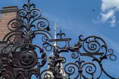 Harvard has produced eight presidents and countless members of Congress, governors, Supreme Court justices,
CEOs and entrepreneurs, along with Medal of Honour
recipients.