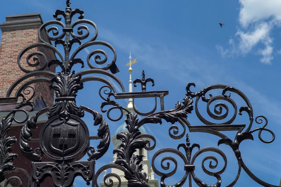 Harvard has produced eight presidents and countless members of Congress, governors, Supreme Court justices,
CEOs and entrepreneurs, along with Medal of Honour
recipients.