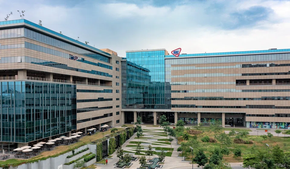 One Paramount features amenities such as an open-air theatre, a gymnasium and a food court.