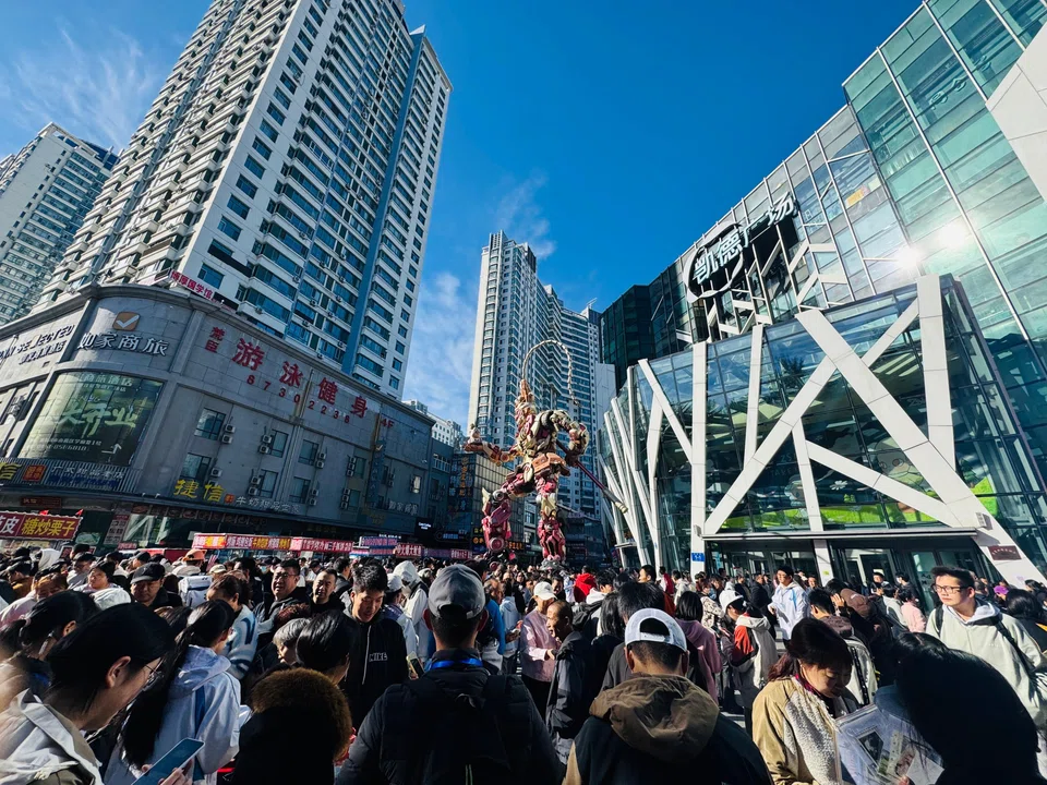 CLCT's retail and business park segments log revenue declines, while the logistics park segment’s revenue increases. 