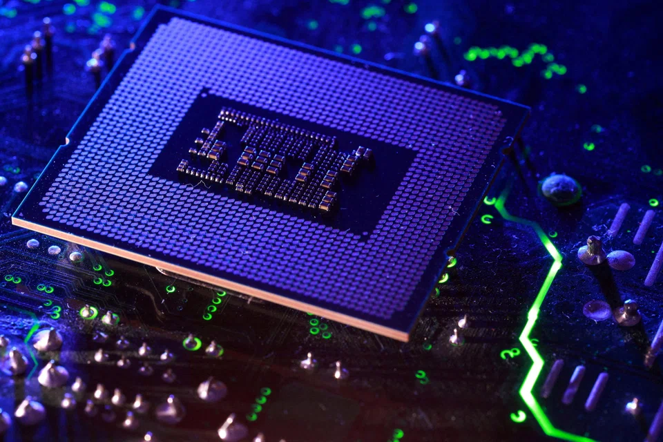 Regulators are worried about a leakage of homegrown technology abroad as Chinese-founded startups and companies explore international opportunities