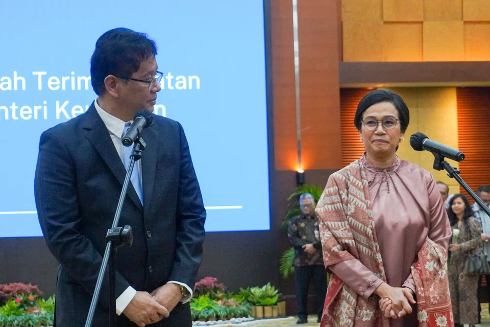 “I ask the Ministry of Finance to work with me so that fiscal policy can be a strong instrument to encourage economic growth,” Purbaya (L) said at a ceremony with outgoing finance minister Sri Mulyani Indrawati.