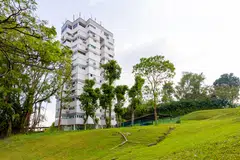 The en bloc contract for Holland Tower (pictured above), a 14-storey apartment at 10 Holland Heights, fell through. 