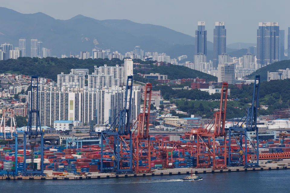 The central bank has warned that prolonged currency weakness could add further pressure on import costs.