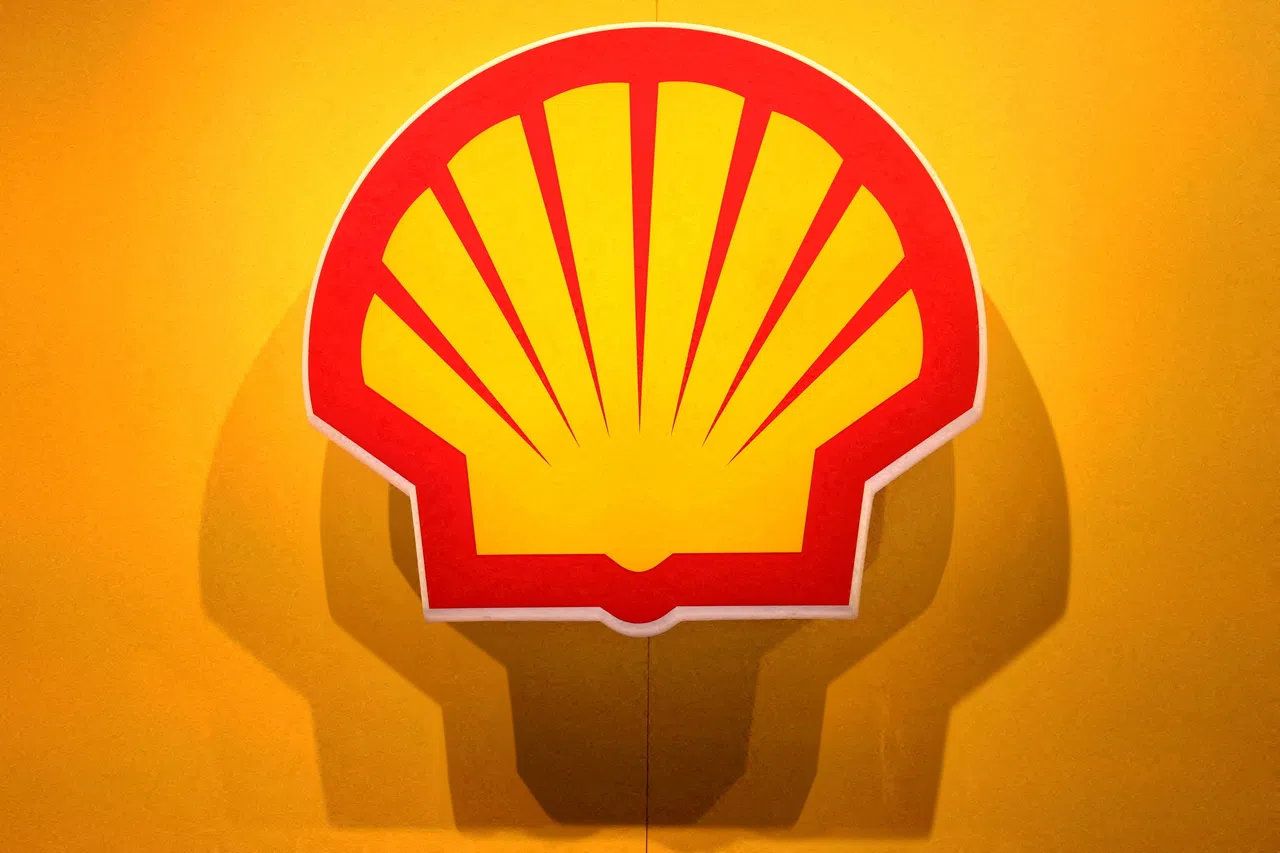 Shell at disadvantage to US-listed rivals, says former CEO