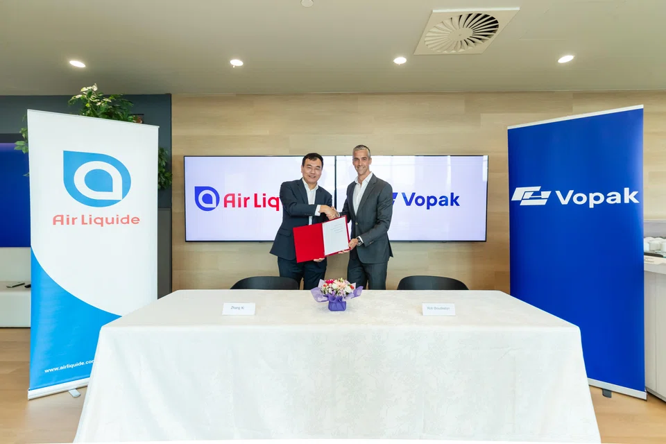 Vopak and Air Liquide have signed a memorandum of understanding to study and explore the development of low-carbon ammonia supply chains in Singapore.