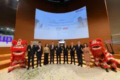 Loh Boon Chye (centre), the chief executive of the Singapore Exchange, with members of the executive committee of the Reit Association of Singapore (Reitas), at the event to mark 20 years of S-Reits, held at SGX Centre on Thursday (Sep 1) morning. 