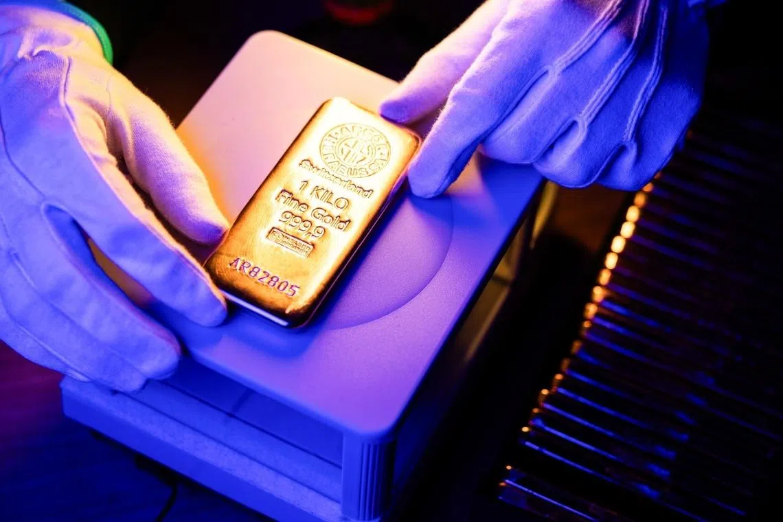 Bullion held near US$4,835 an ounce in early trading, following its sixth straight daily decline, the longest losing streak since late 2024. 