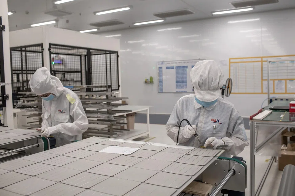 US slaps 46% tariffs on Vietnamese exports in trade gap crackdown, hitting solar sector hard.