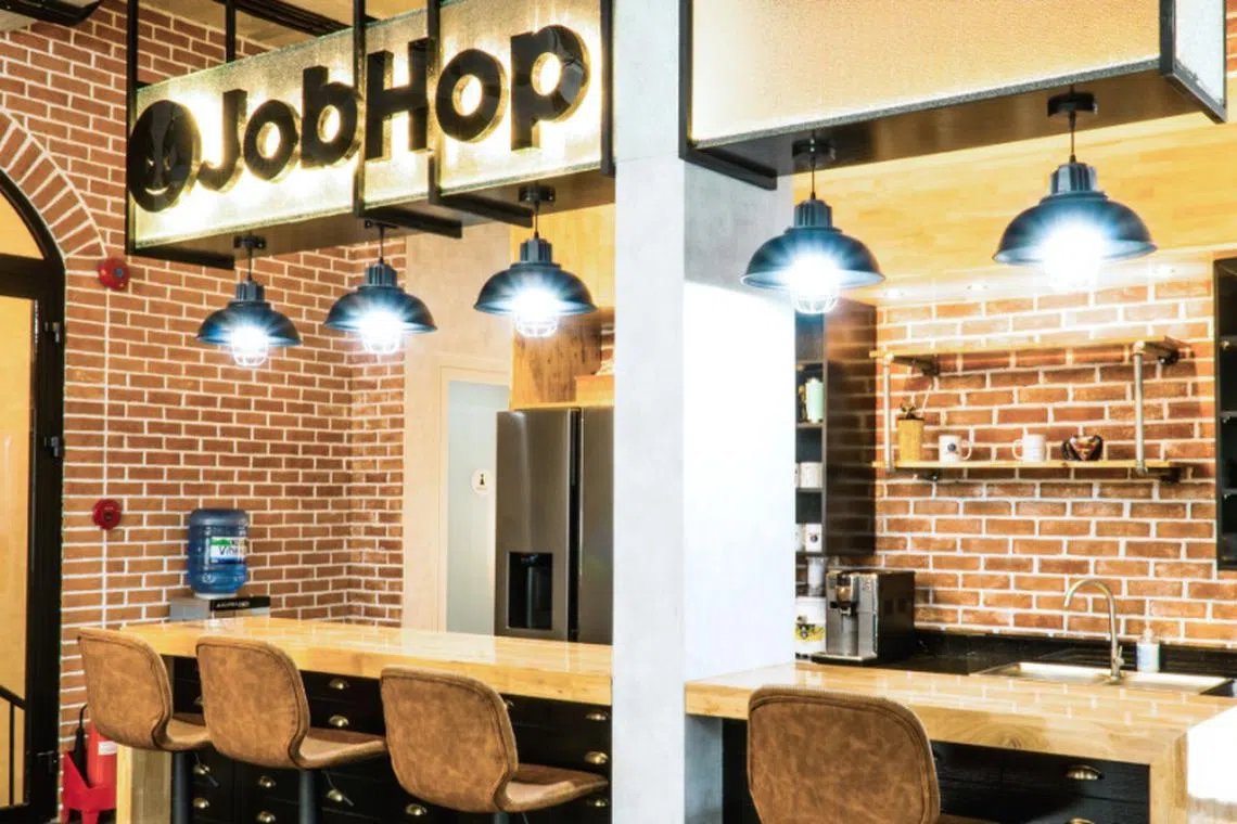 Named as one of Forbes Asia’s 30 Under 30 in 2019, Nguyen is also known for establishing JobHopin in 2017.