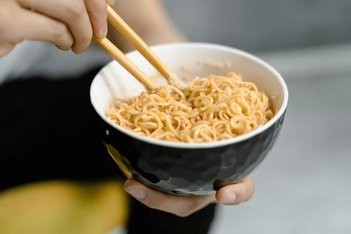Three Samyang Foods noodle products are assessed to have dangerous levels of capsaicin, the active component of chilli peppers, says the Danish Veterinary and Food Administration.
