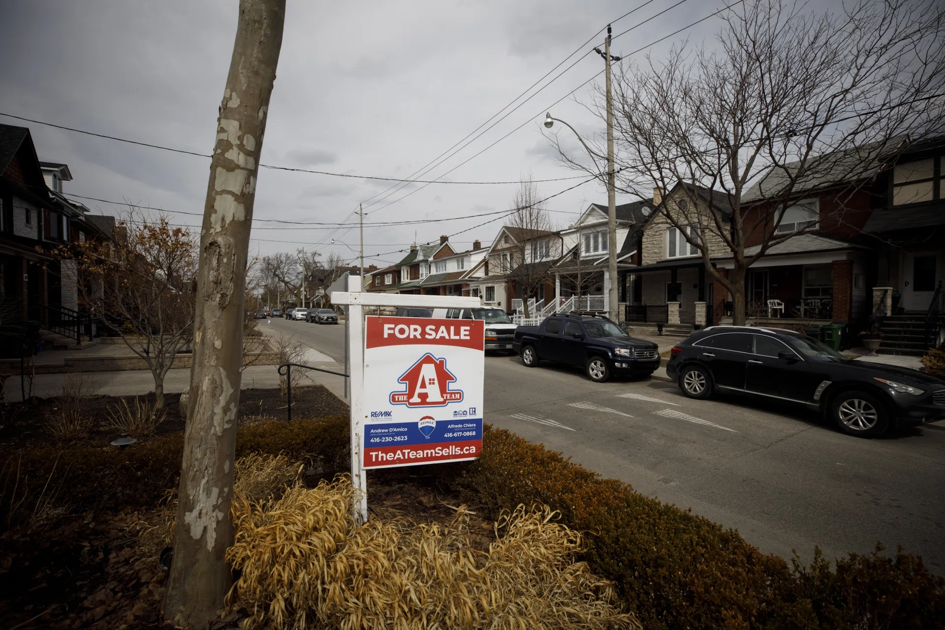 Canada home prices see record drop as high rates hit buyers The