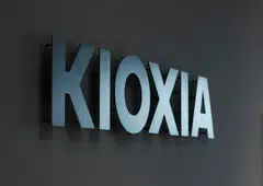 Kioxia’s IPO price was 1,455 yen, right at the middle of its range.
