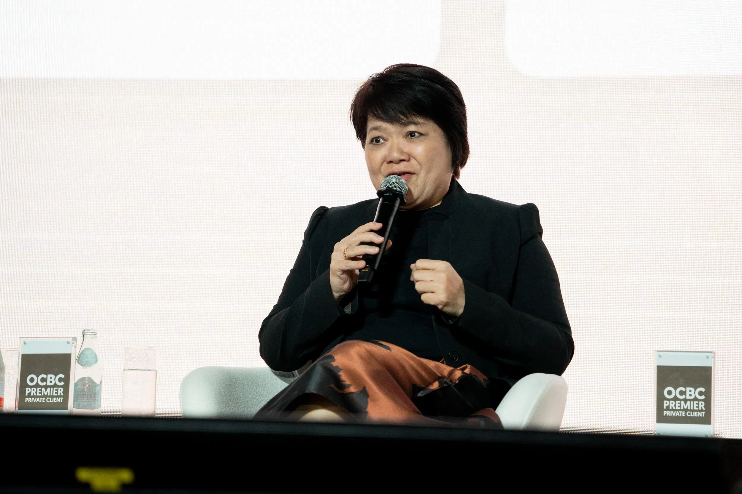 华侨银行股票研究主管：美元走弱增强了新加坡股市的投资吸引力- The Business Times