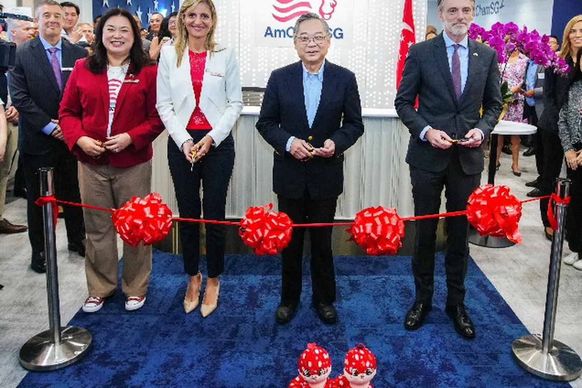 From left: AmCham CEO Lei Hsien-Hsien; Elisa Mallis, chairman of AmCham; DPM Gan Kim Yong; and Casey Mace, Chargé d’ Affaires, US Embassy in Singapore at a ceremony to open the new AmChamSG Hub.