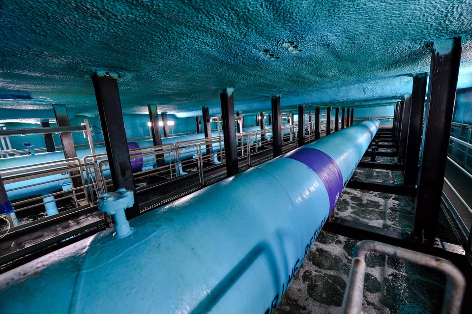 Marina Bay district cooling network.