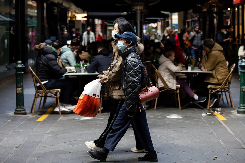 Australian hospital admissions from Covid-19 hovered near the 5,000 level on Thursday but have fallen from the record 5,571 reached a week ago, official data showed.