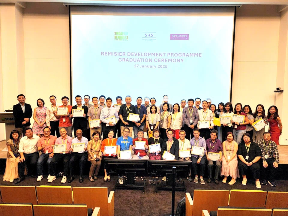 To upskill remisiers, the Society of Remisiers (Singapore) and the Securities Association of Singapore launched the Remisier Development Programme last September. A graduation ceremony for participants took place earlier this year (above).